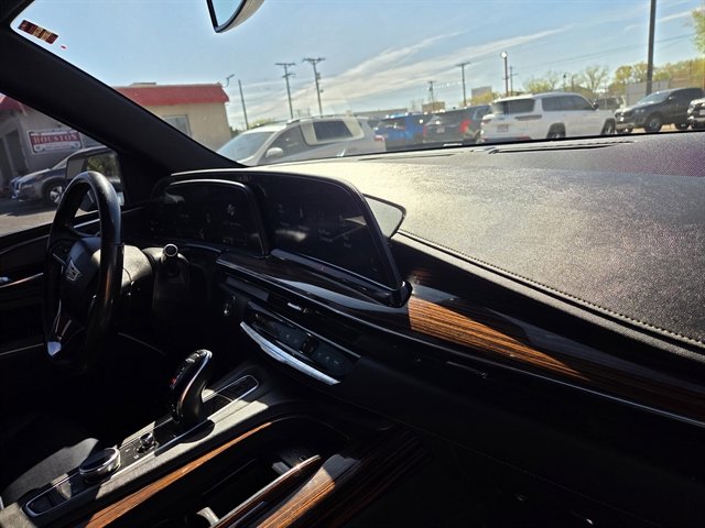 Used 2021 Cadillac Escalade Luxury AWD/4WD image 6