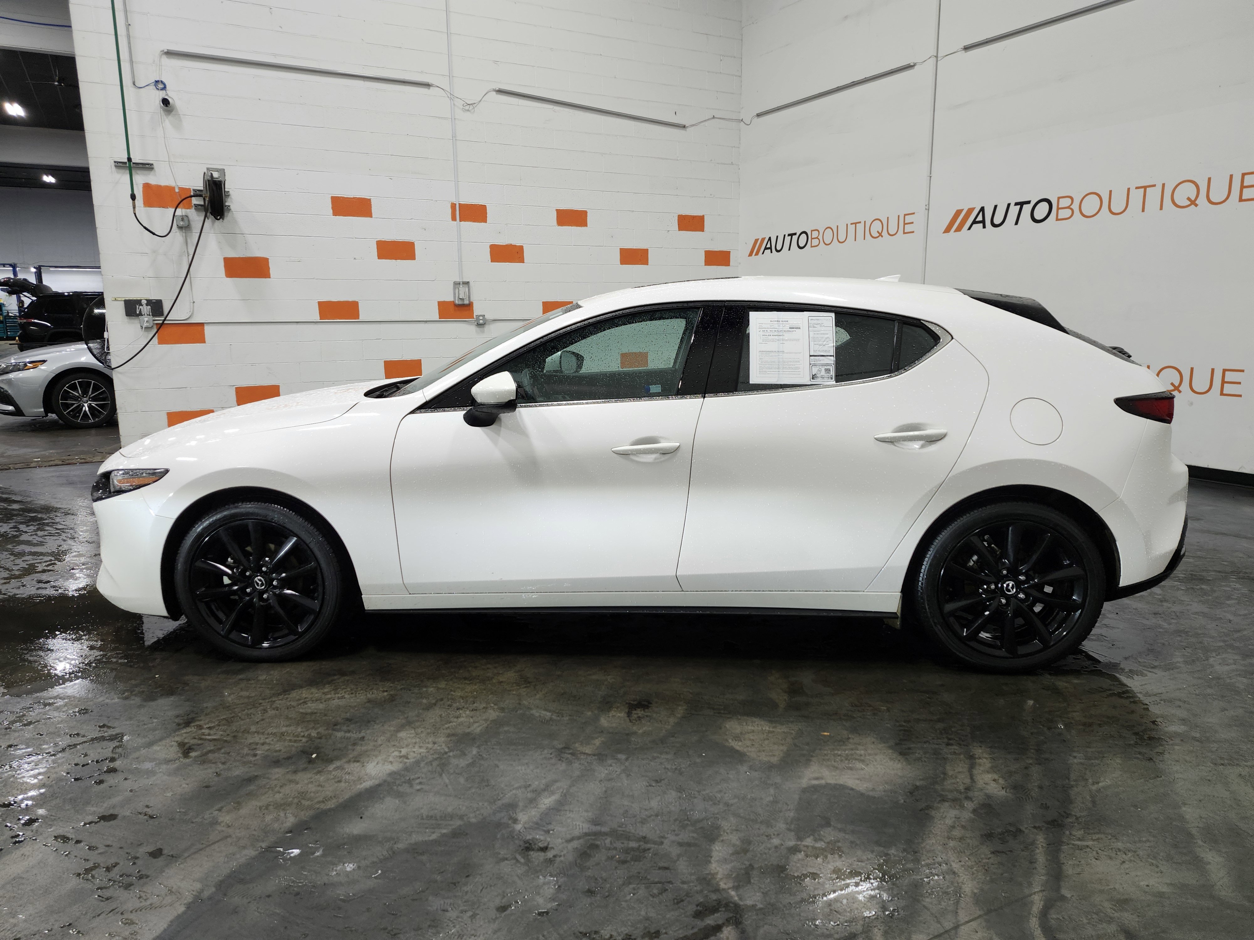 Used 2025 MAZDA MAZDA3 2.5 S Hatchback w/ Premium Pkg image 7