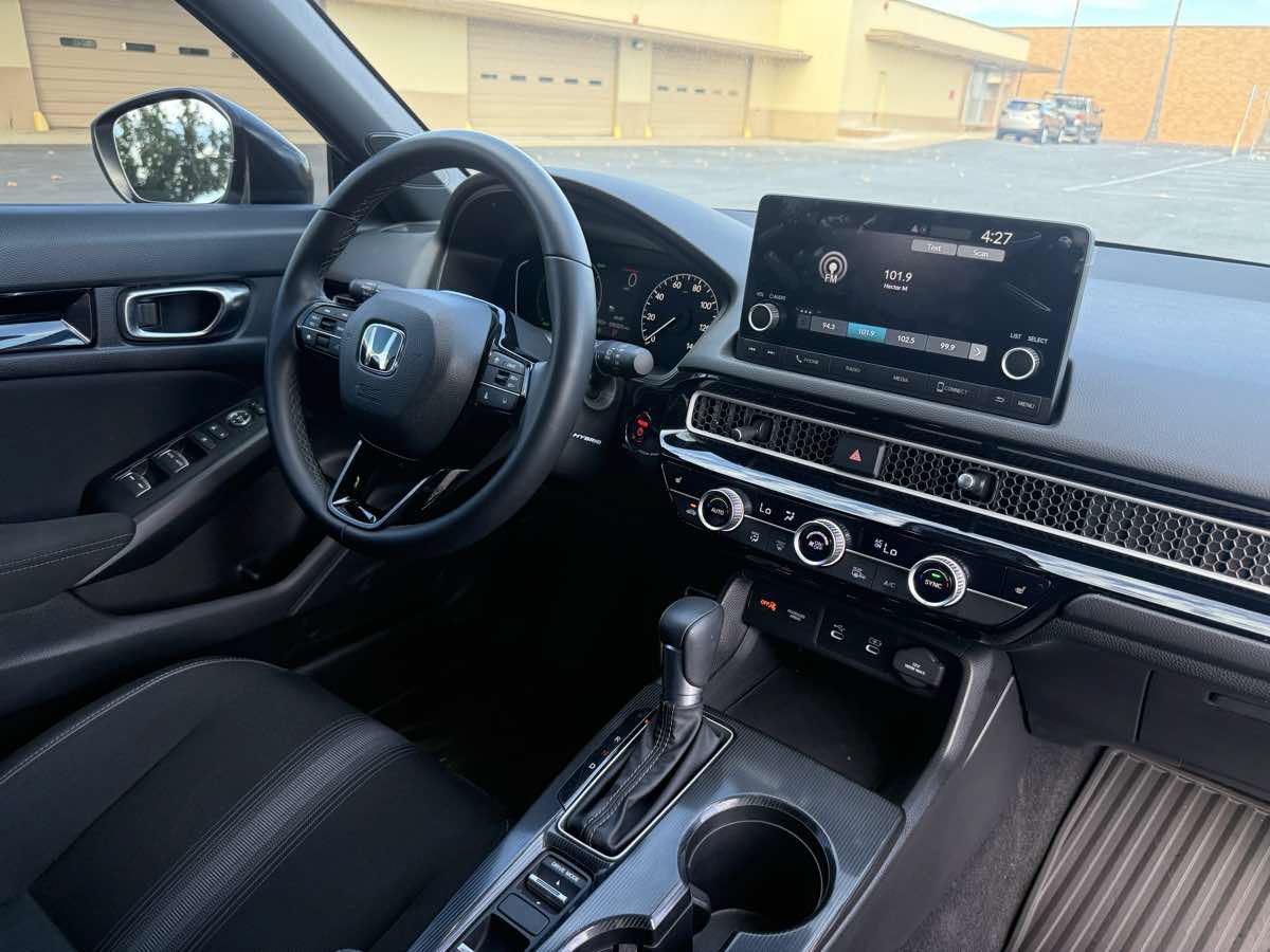 Used 2025 Honda Civic Sport image 17