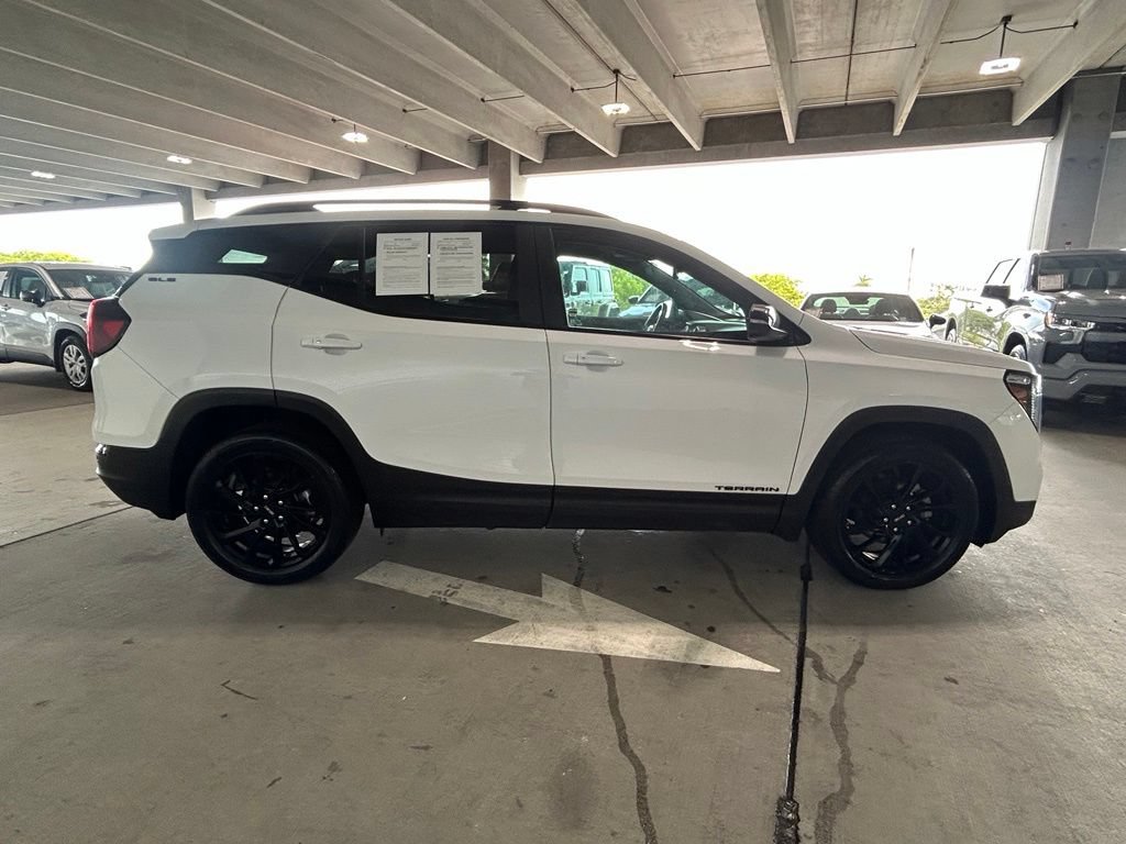 Used 2023 GMC Terrain SLE w/ Driver Convenience Package FWD image 6