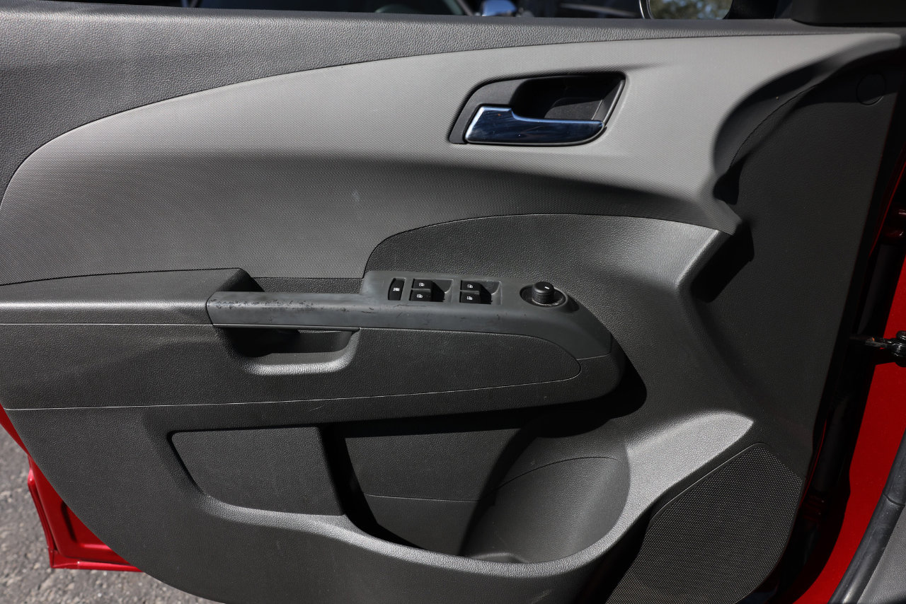 Used 2012 Chevrolet Sonic LT image 39