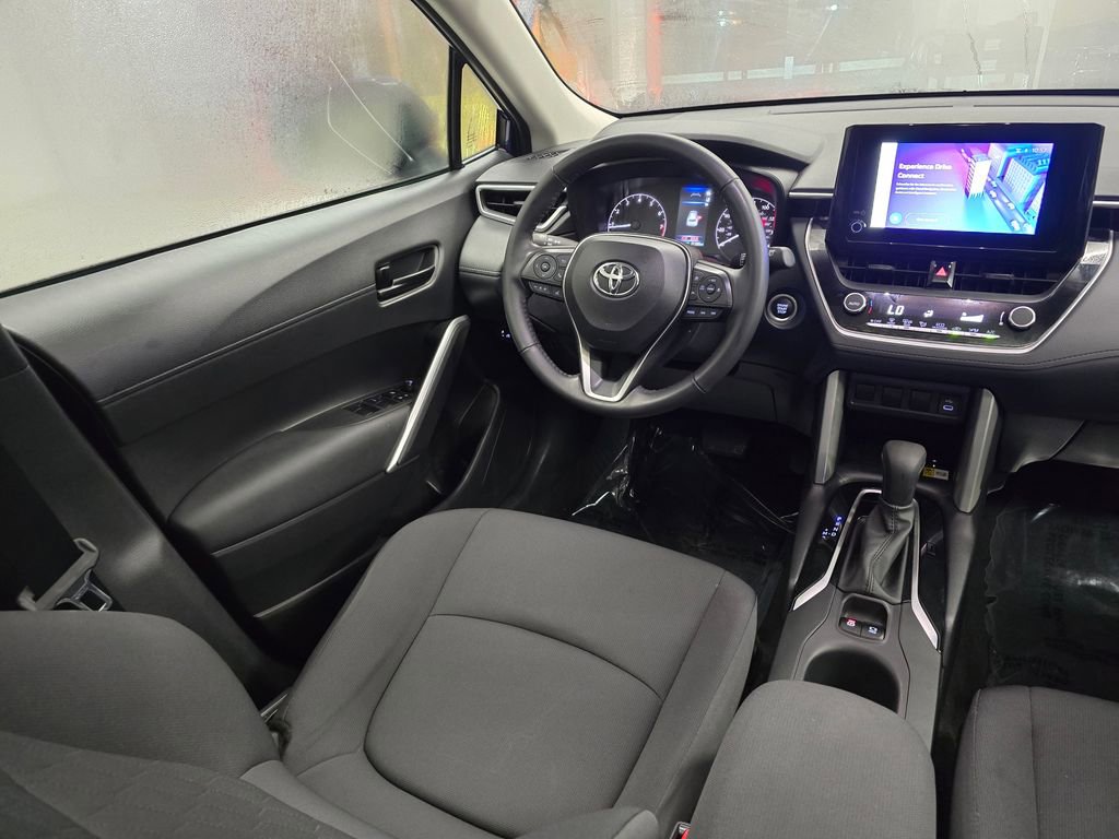 Used 2023 Toyota Corolla Cross LE w/ Moonroof Package image 32