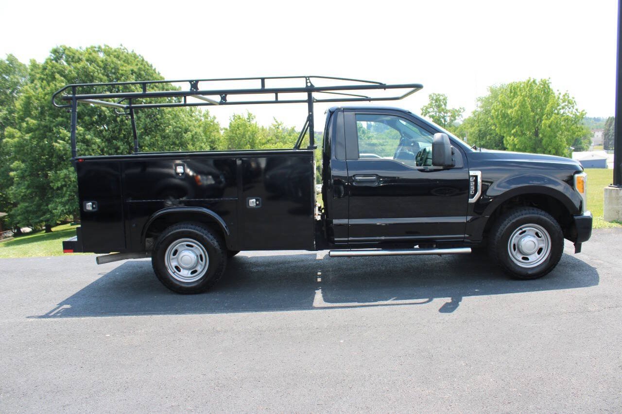 Used 2017 Ford F250 XL RWD image 2