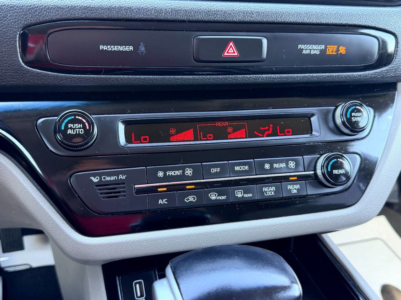 Used 2019 Kia Sedona EX w/ EX Premium Package FWD image 46