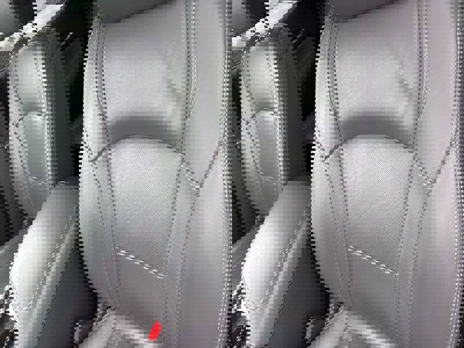 Used 2018 Buick Enclave Essence image 15