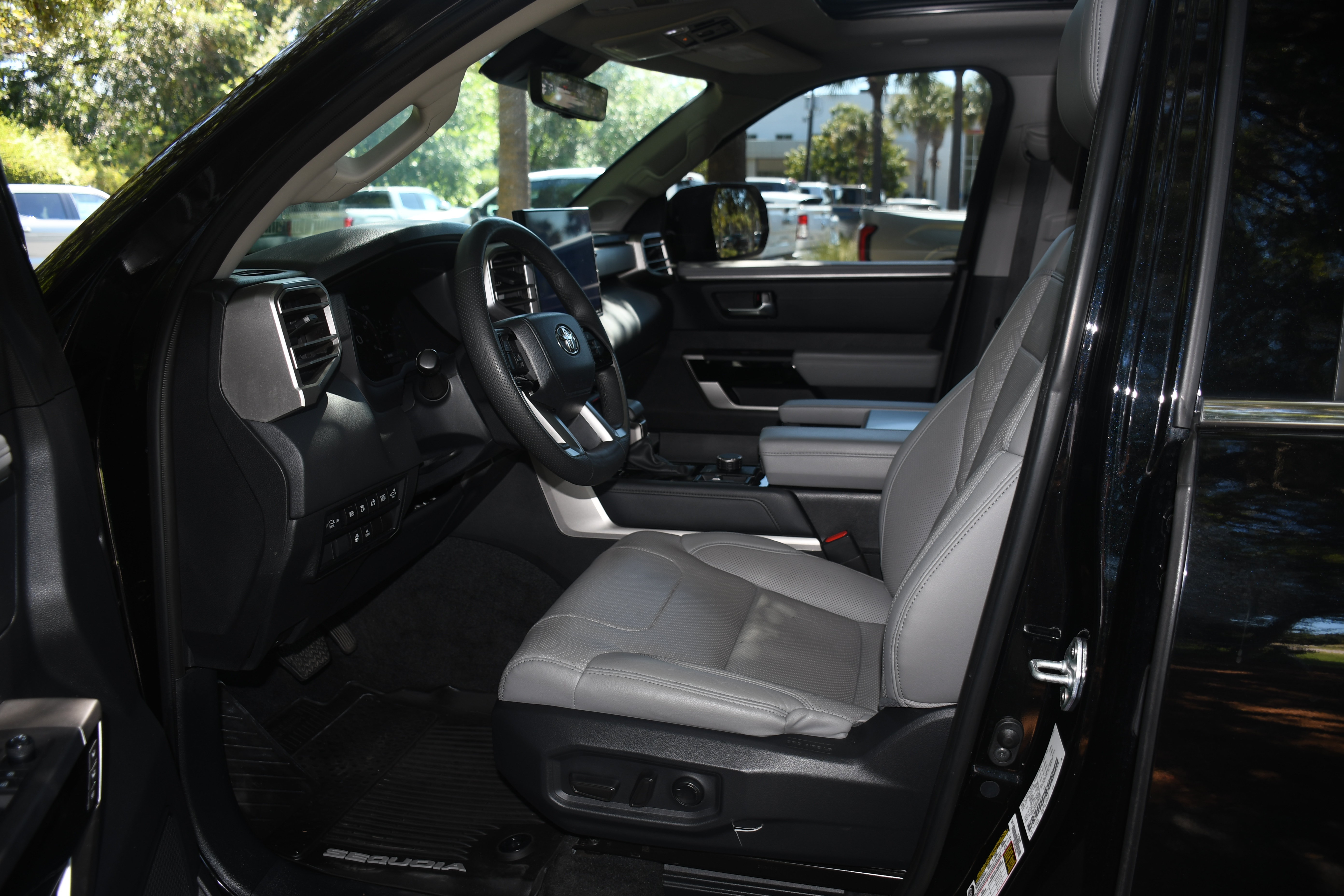 Certified 2023 Toyota Sequoia Limited w/ Tow Technology Package AWD/4WD image 8