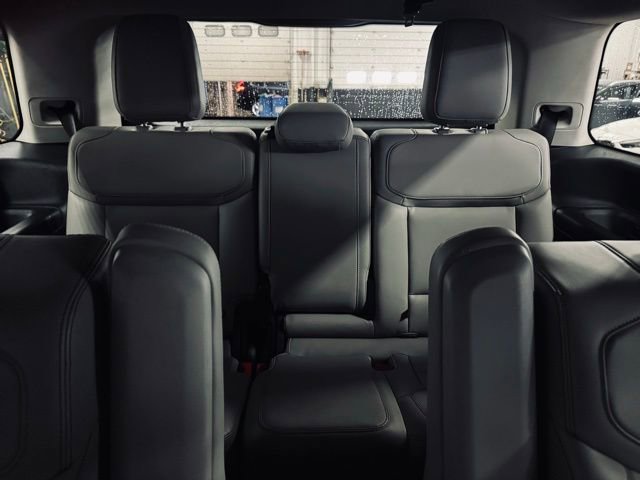 Used 2025 Ford Expedition Active image 24