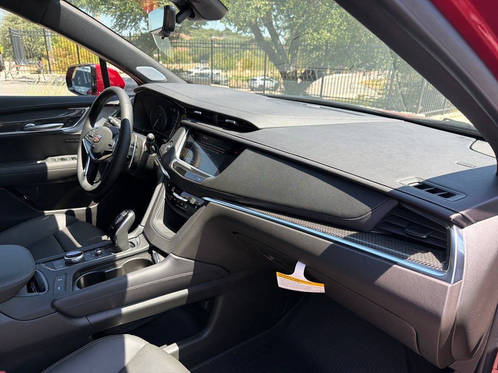New 2026 Cadillac XT5 Sportv w/ LPO, Floor Liner Package AWD/4WD image 38