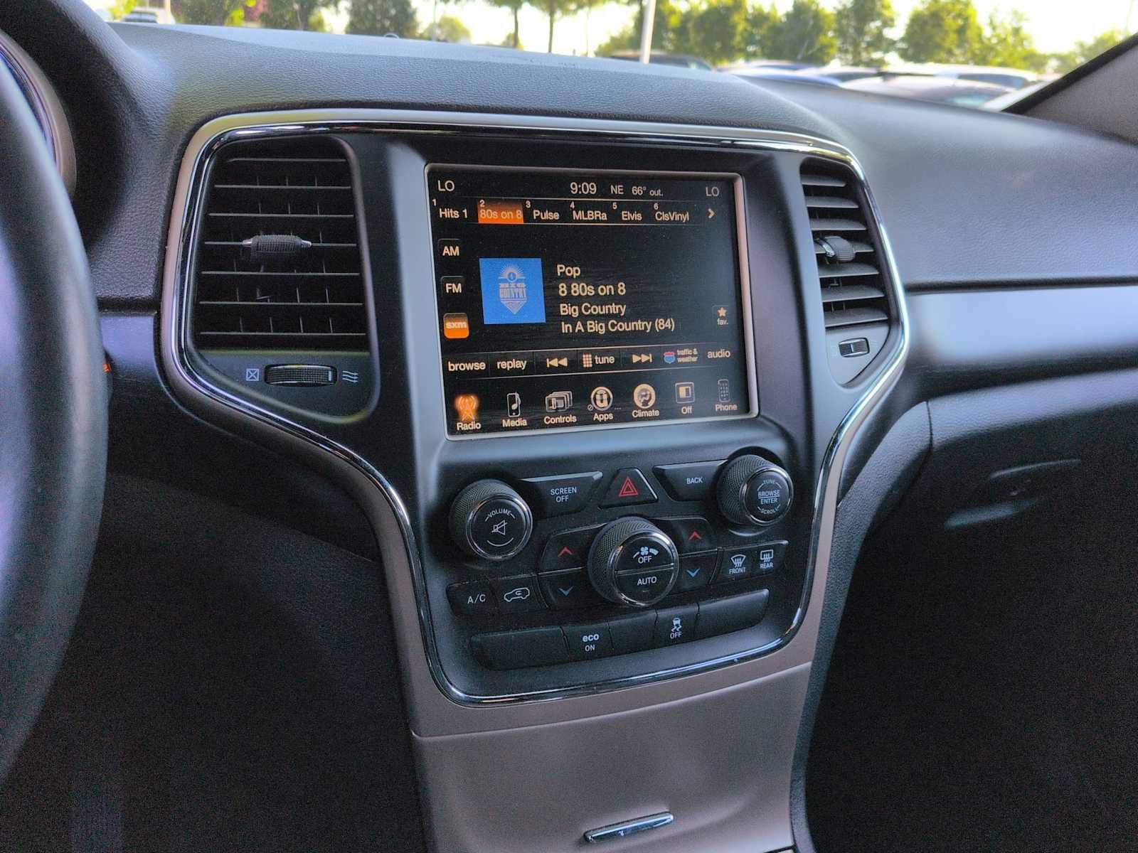 Used 2014 Jeep Grand Cherokee Laredo w/ 18" Wheel & 8.4" Radio Group RWD image 28