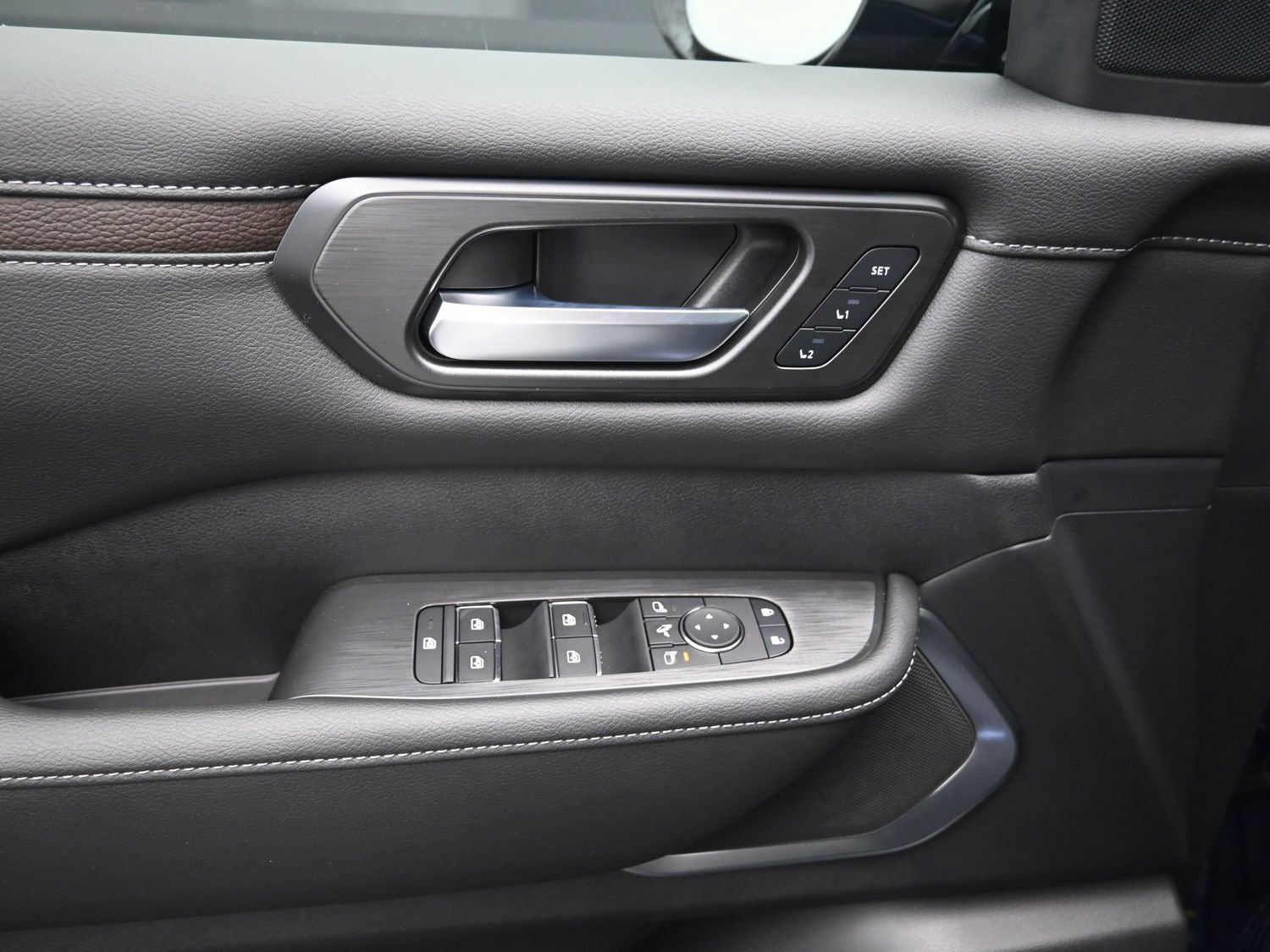 New 2025 Nissan Armada Platinum Reserve AWD/4WD image 11