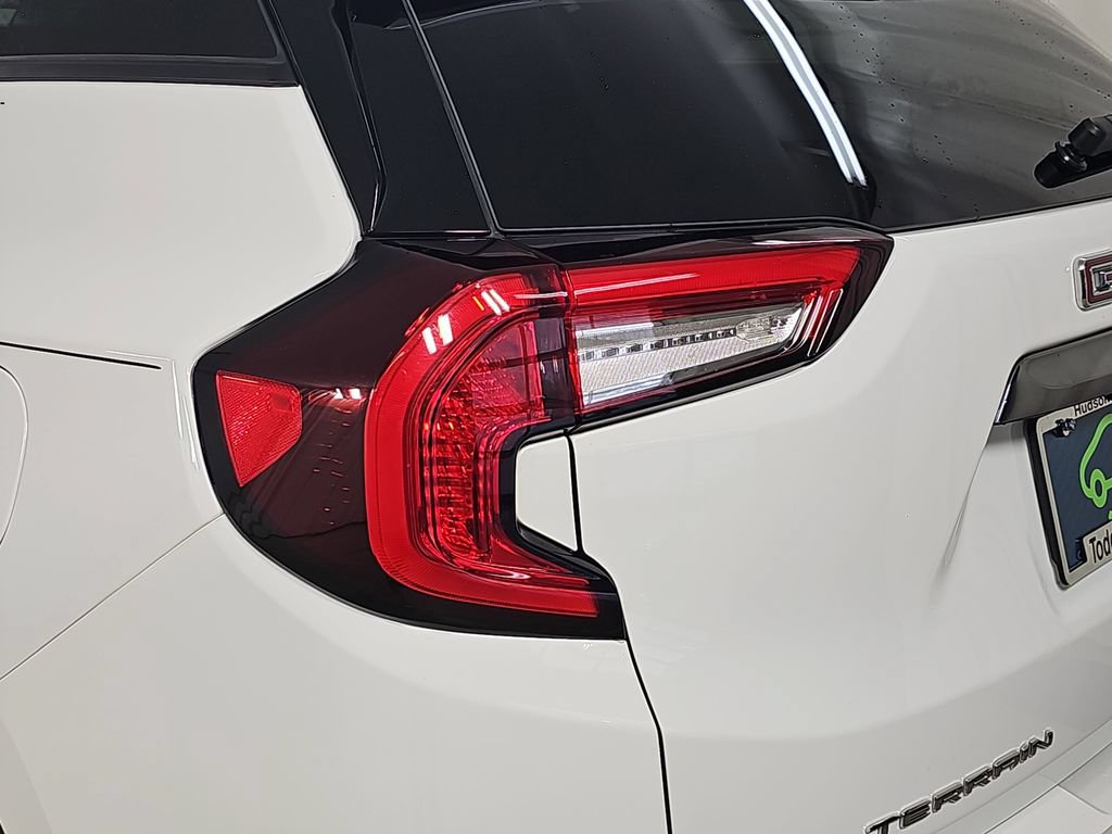 Certified 2023 GMC Terrain AT4 w/ Tech Package AWD/4WD image 40