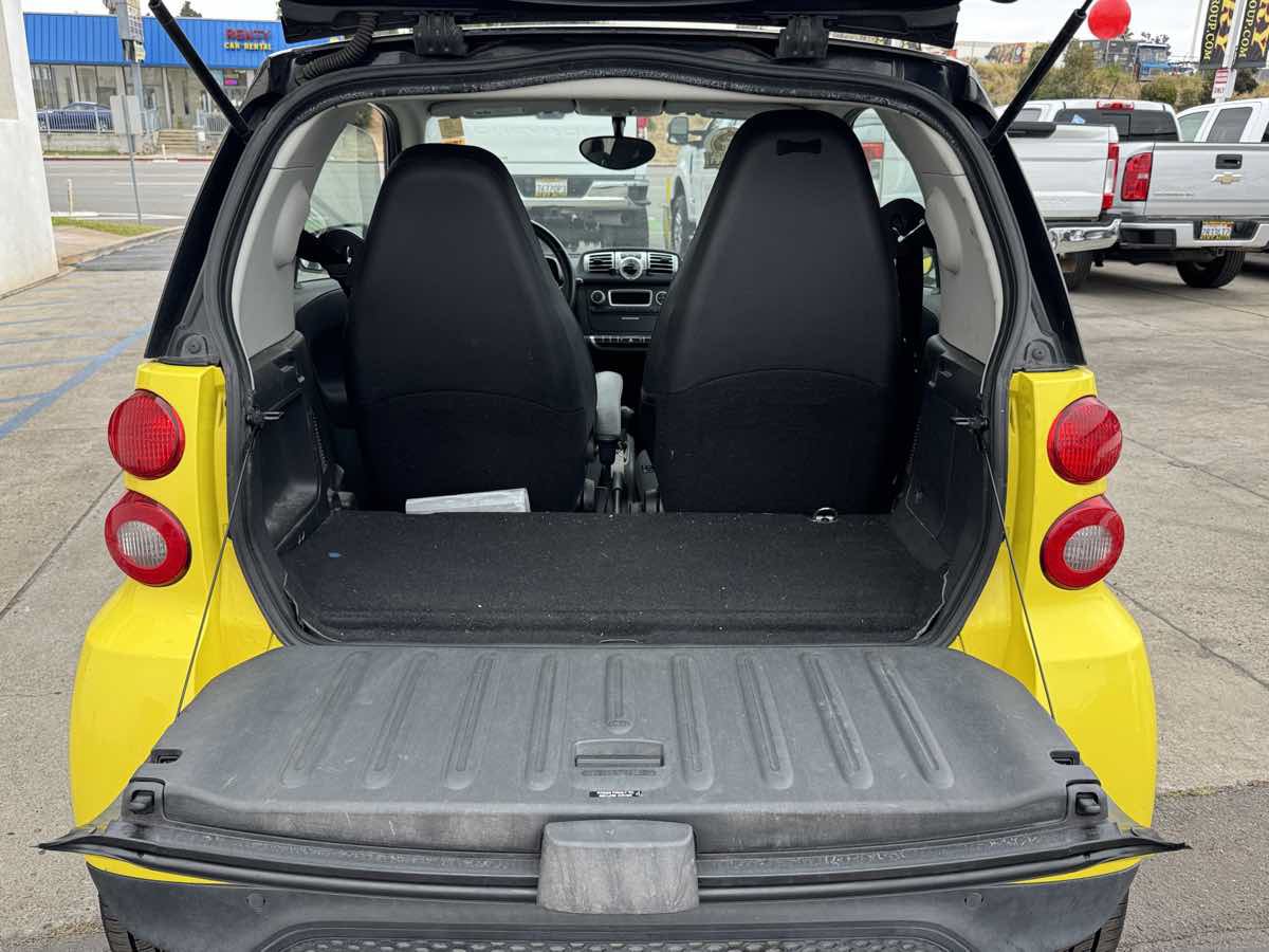 Used 2013 smart fortwo pure RWD image 13