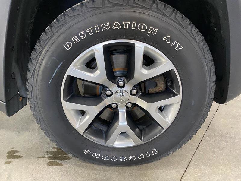 Used 2014 Jeep Cherokee Trailhawk w/ Comfort/Convenience Group image 11
