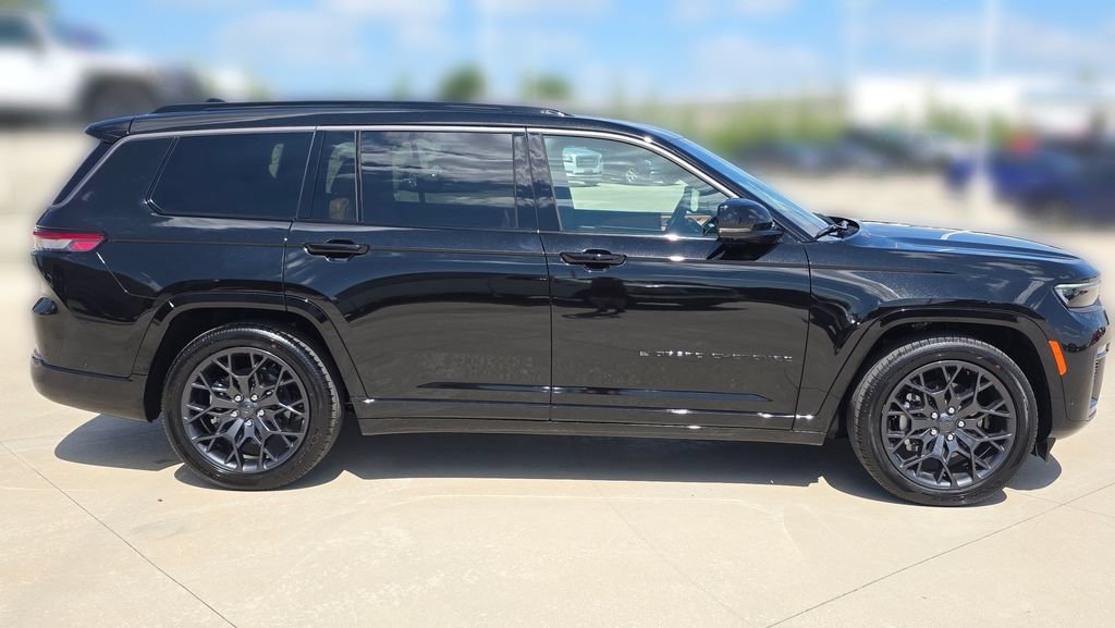 New 2026 Jeep Grand Cherokee L Summit w/ Obsidian Package AWD/4WD image 6