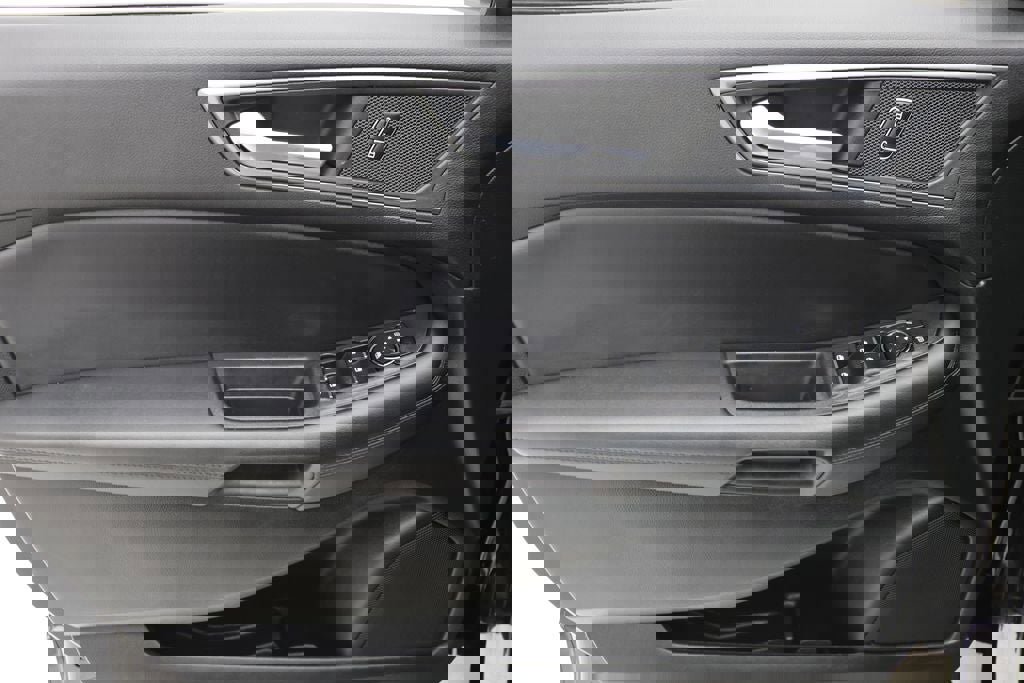 Used 2023 Ford Edge SE AWD/4WD image 14