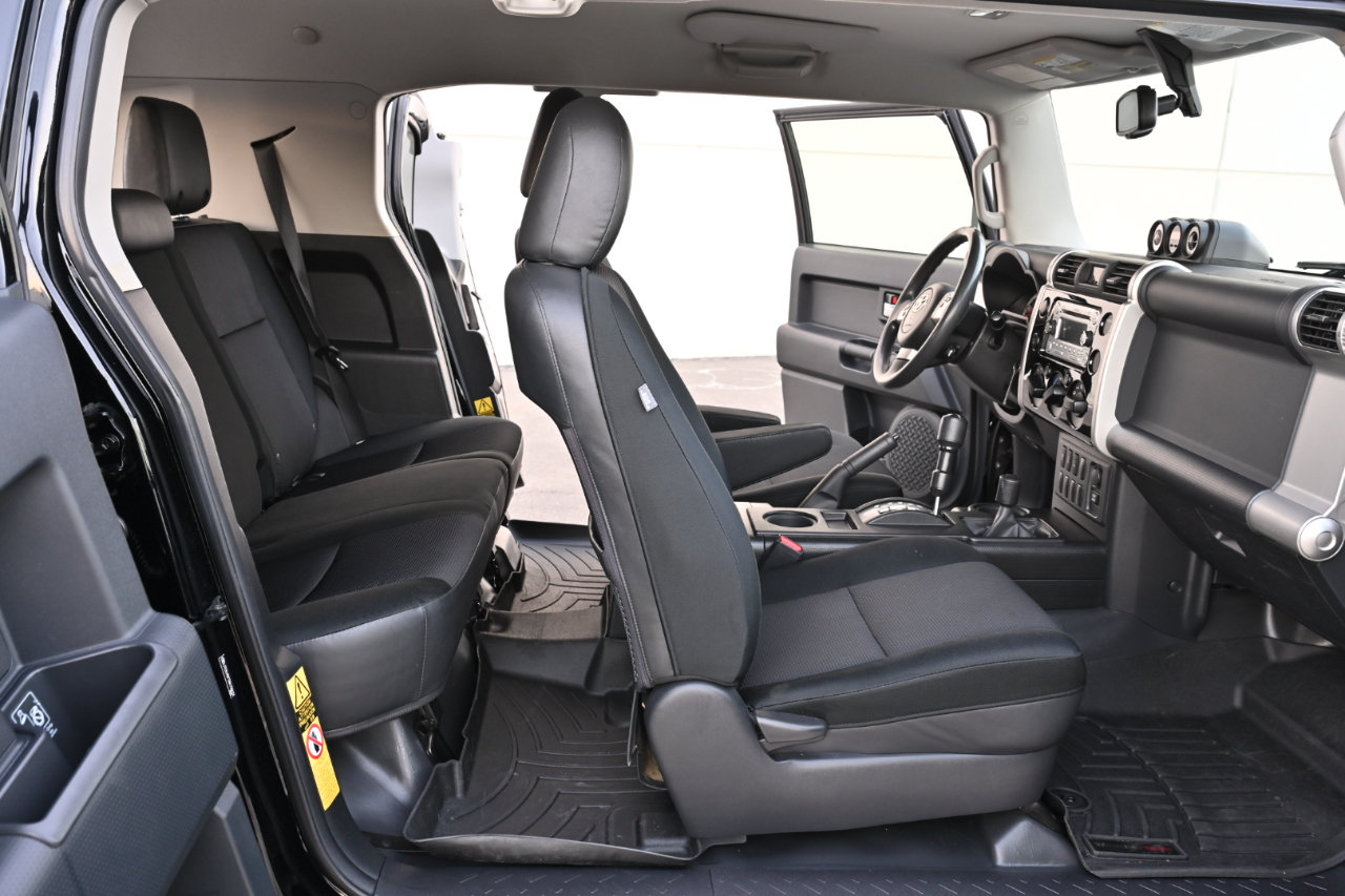 Used 2011 Toyota FJ Cruiser 4WD w/ Convenience Pkg image 14