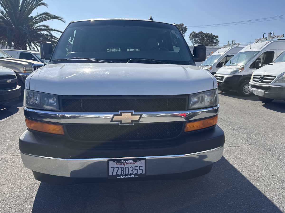 Used 2017 Chevrolet Express 3500 LT w/ LT Preferred Equipment Group image 2