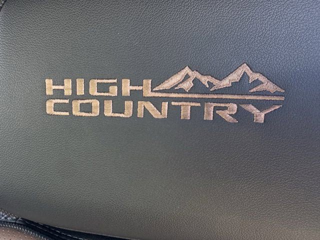 Used 2023 Chevrolet Silverado 1500 High Country w/ Technology Package AWD/4WD image 28