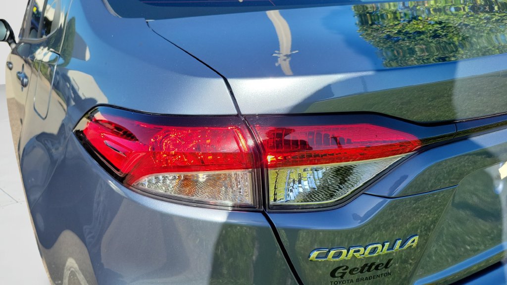 Certified 2025 Toyota Corolla LE FWD image 9