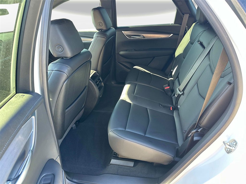 New 2025 Cadillac XT5 Luxury image 16