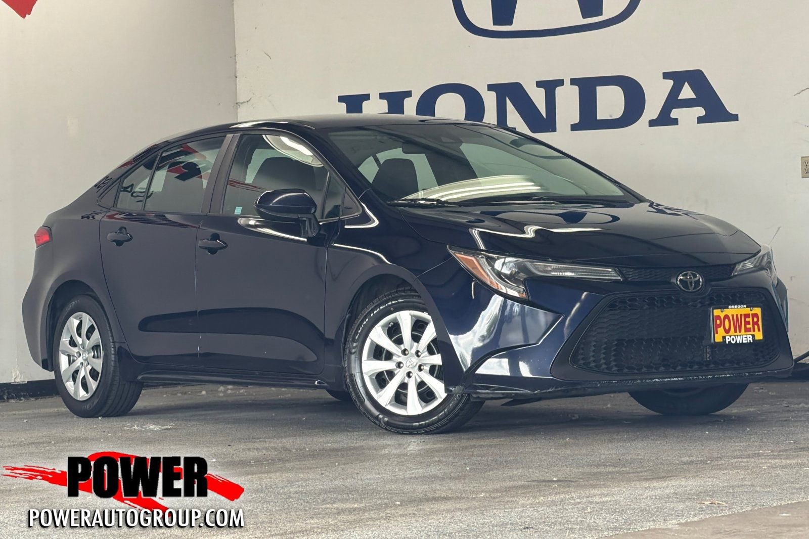 Used 2020 Toyota Corolla LE FWD image 1