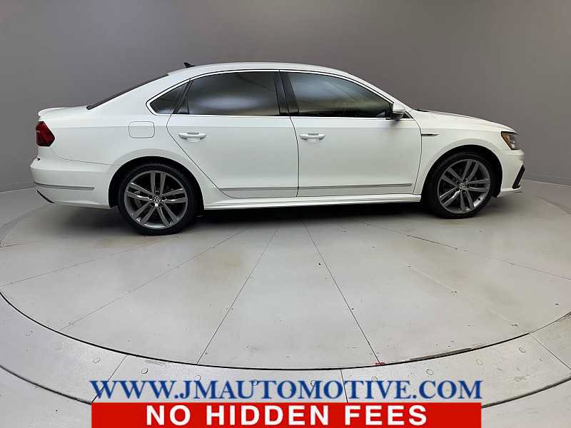 Used 2017 Volkswagen Passat 1.8T R-Line FWD image 6