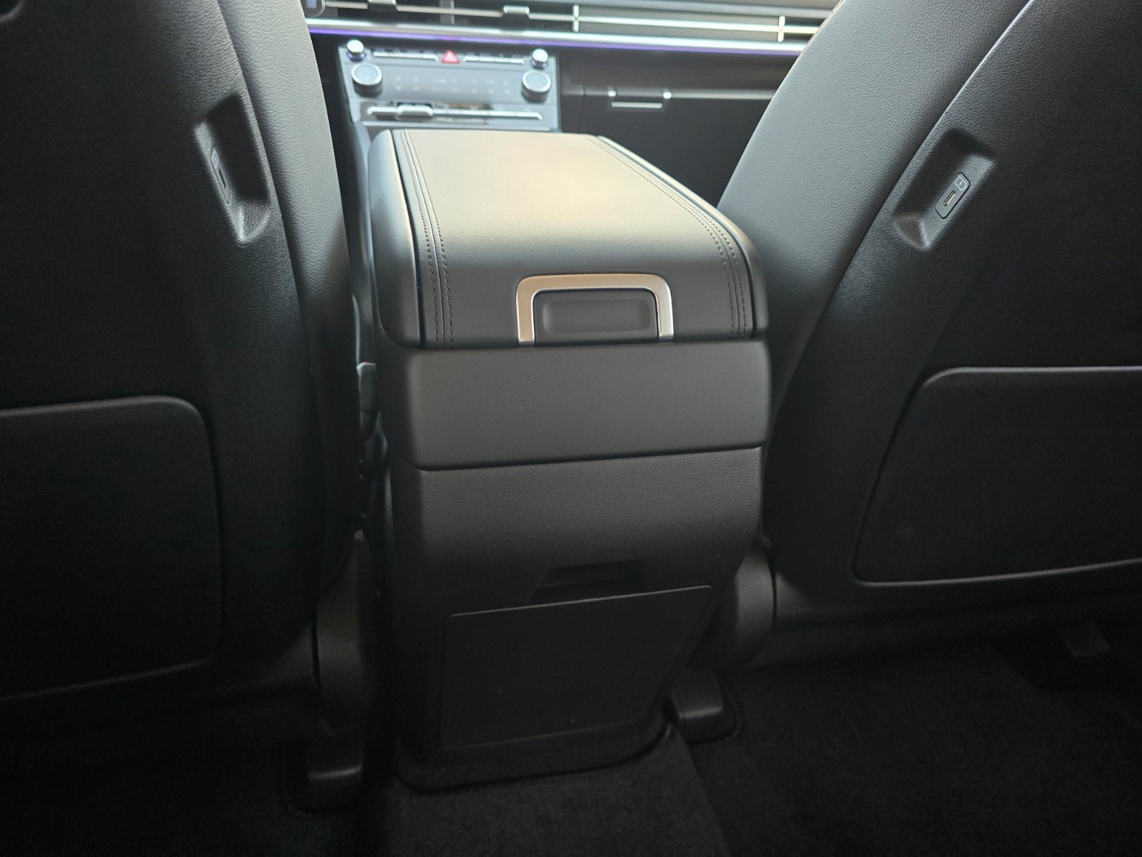 New 2027 Hyundai Santa Fe Limited FWD image 24