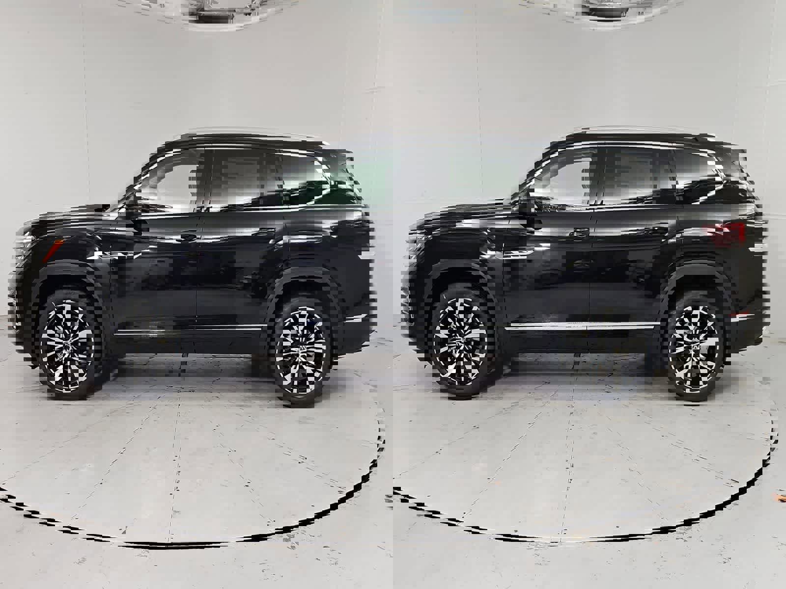 New 2026 Volkswagen Atlas SEL Premium R-Line image 3