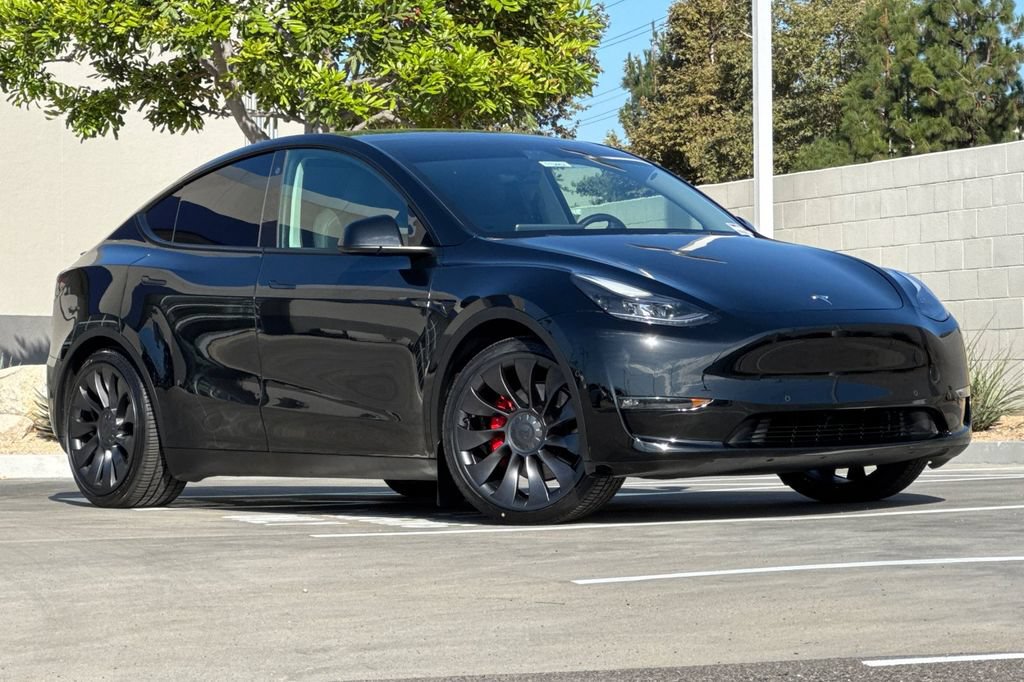 Used 2022 Tesla Model Y Performance AWD/4WD image 2