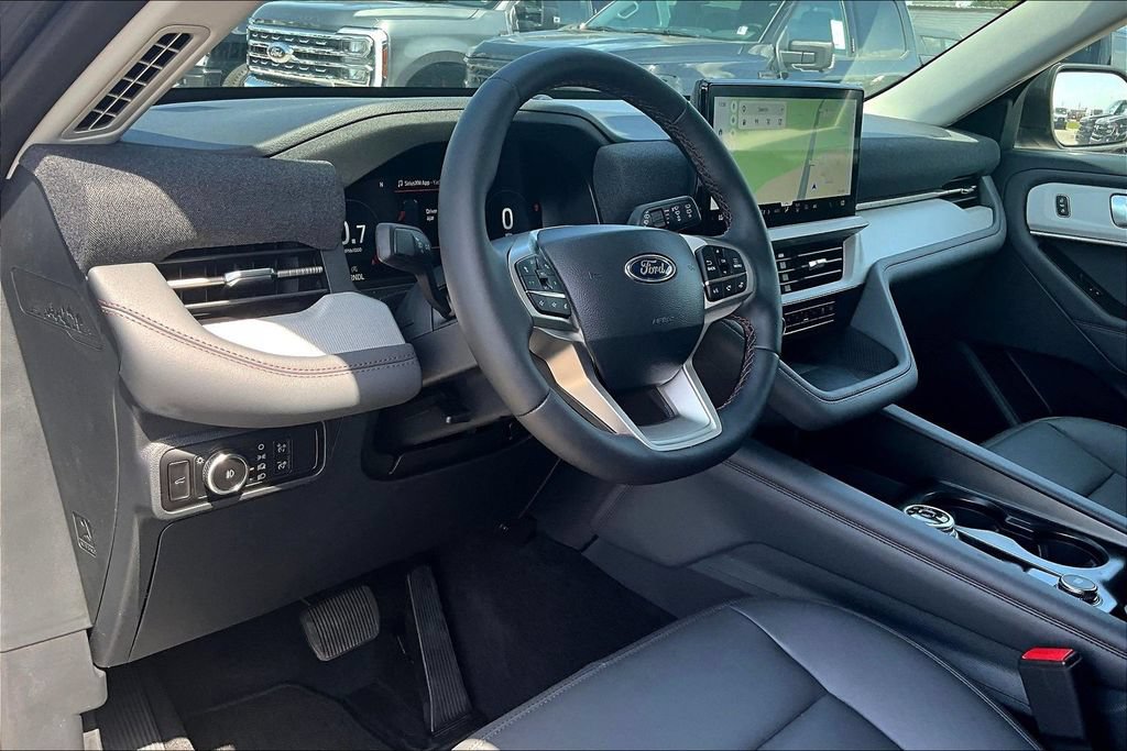 New 2026 Ford Explorer Active w/ Active Comfort Package AWD/4WD image 6