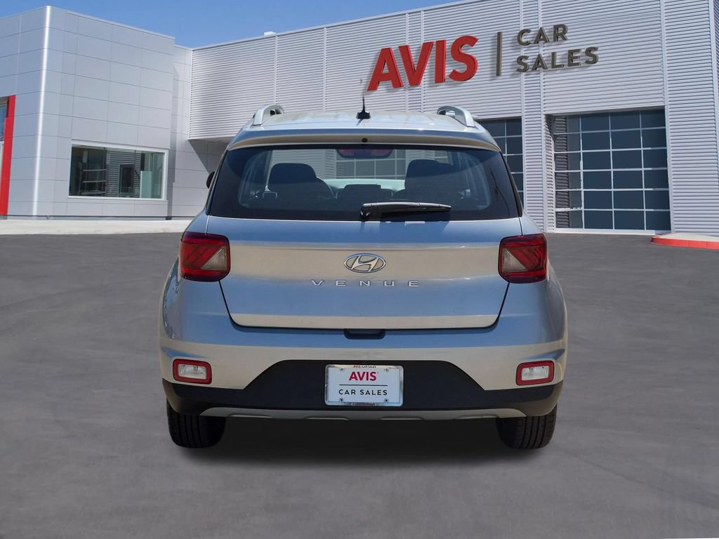 Used 2025 Hyundai Venue SEL FWD image 7