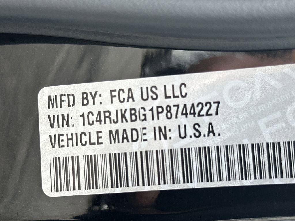 Used 2023 Jeep Grand Cherokee L Limited w/ Rear Seat Video Group I image 34