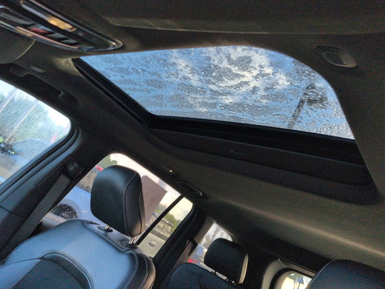 Certified 2024 Jeep Grand Cherokee Altitude AWD/4WD image 19