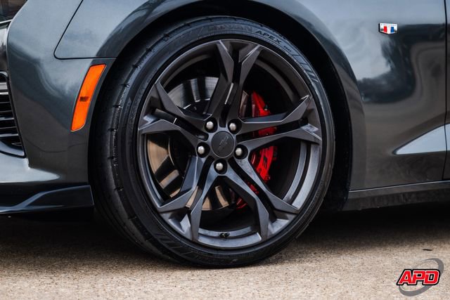 Used 2018 Chevrolet Camaro SS image 55