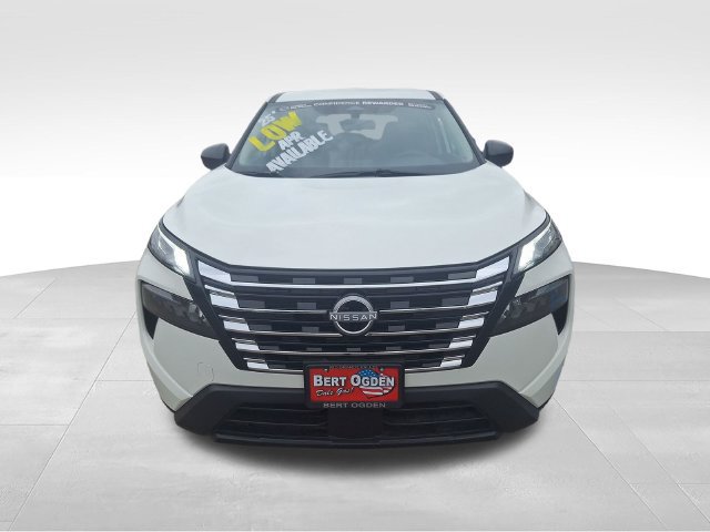 Certified 2025 Nissan Rogue S AWD/4WD image 2