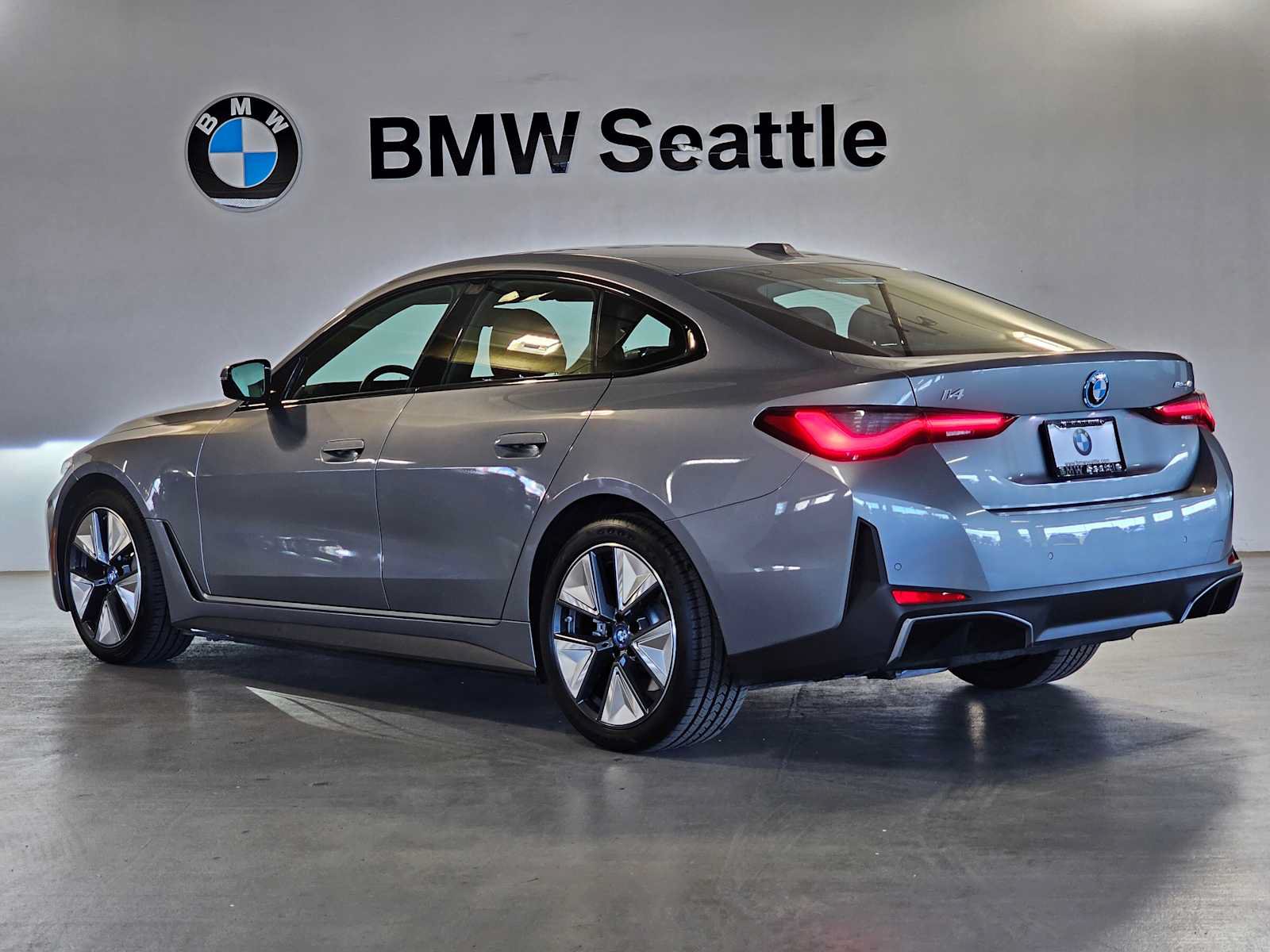 Certified 2023 BMW i4 eDrive40 RWD image 4