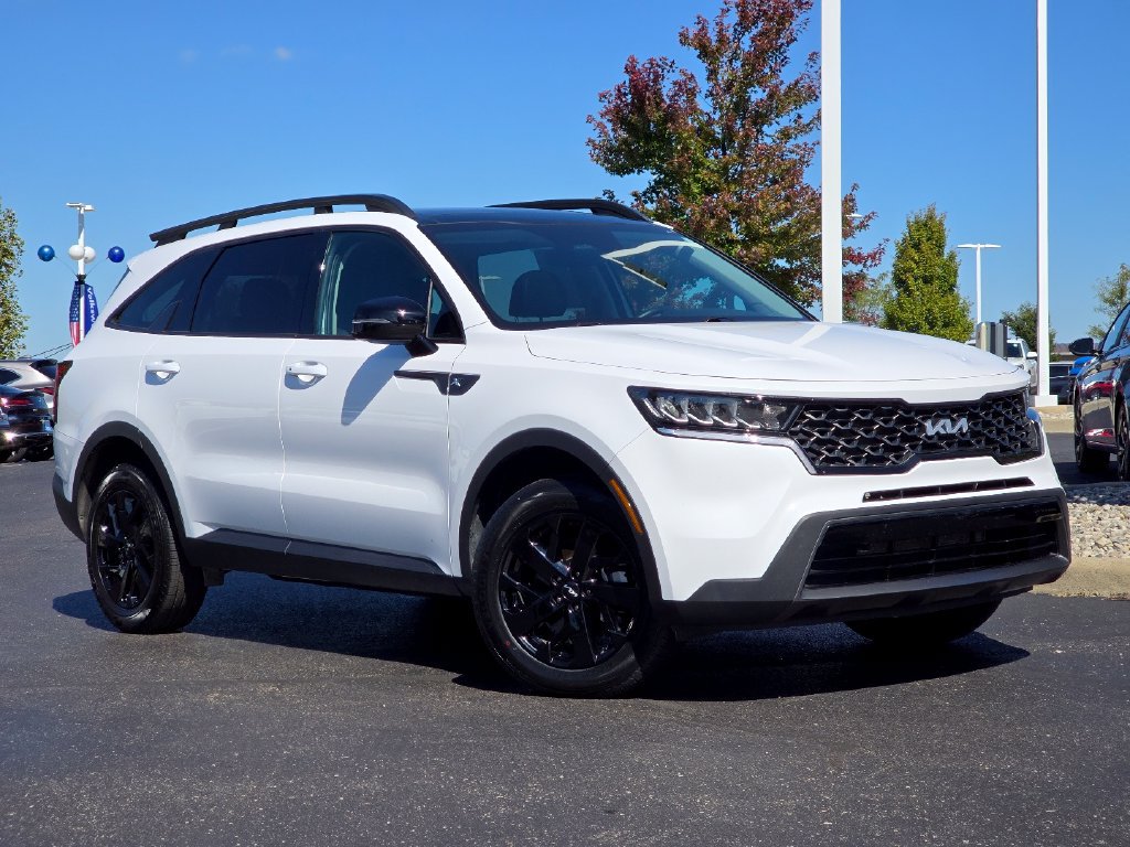 Used 2023 Kia Sorento S w/ Panoramic Sunroof Package