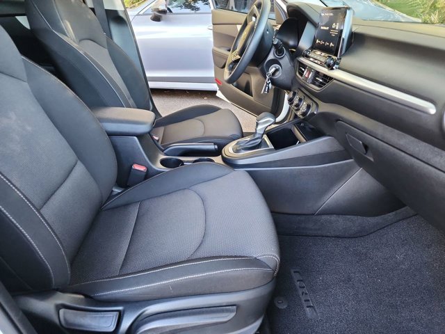 Used 2024 Kia Forte LXS image 8