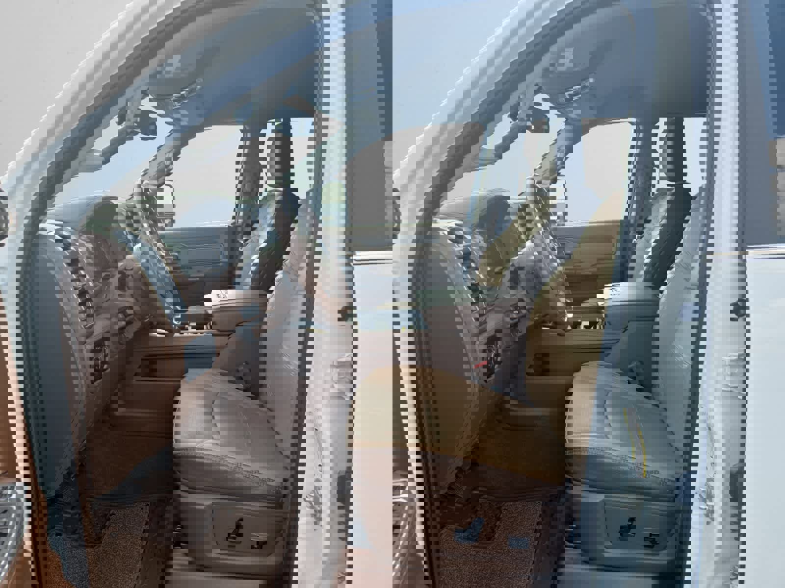 Used 2024 RAM 2500 Limited w/ Towing Technology Group image 9