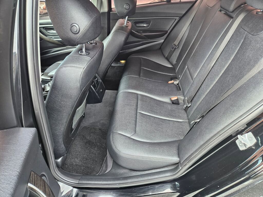 Used 2018 BMW 320i xDrive Sedan image 20