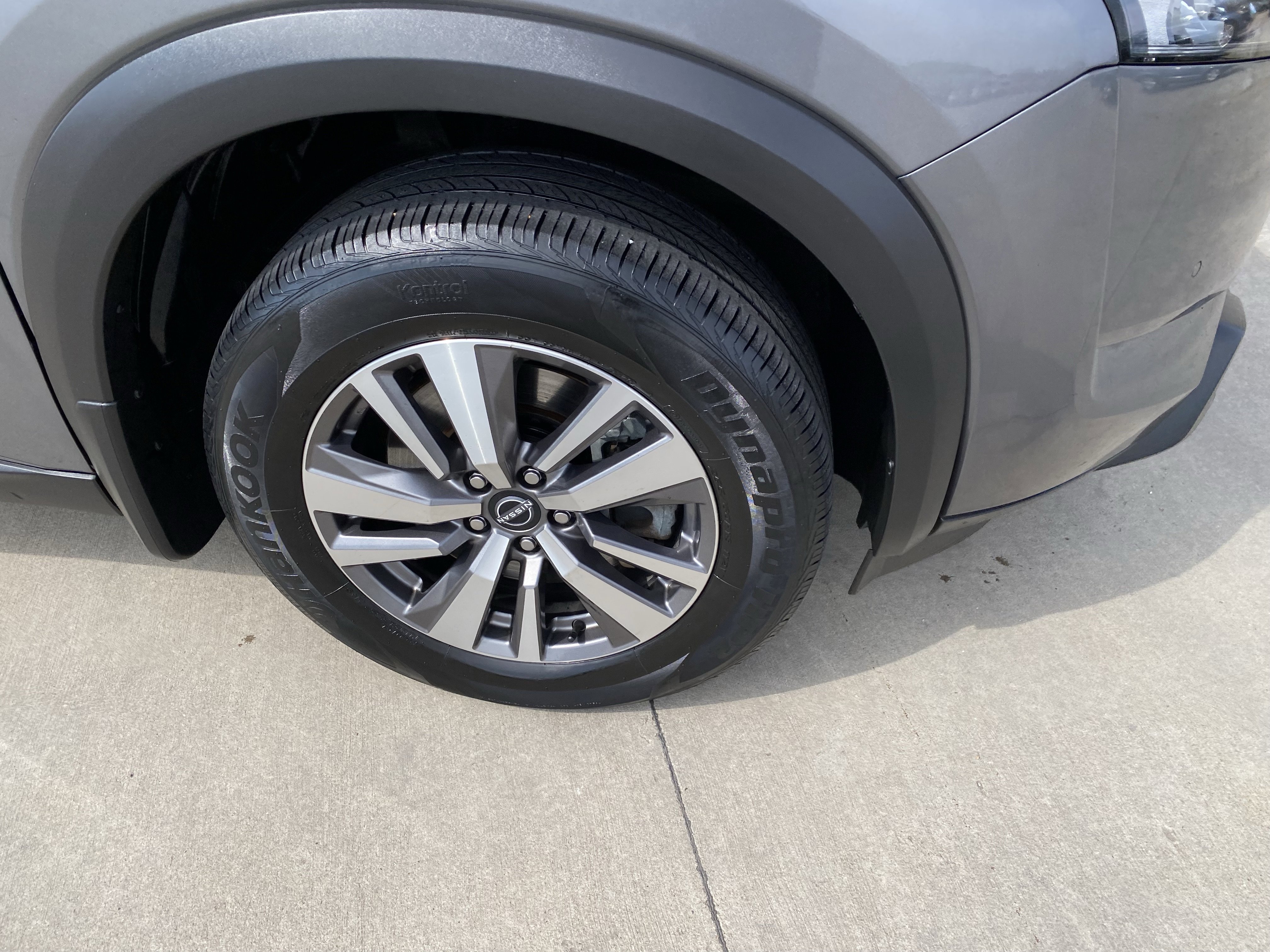 Used 2022 Nissan Pathfinder SL w/ SL Black Package image 2