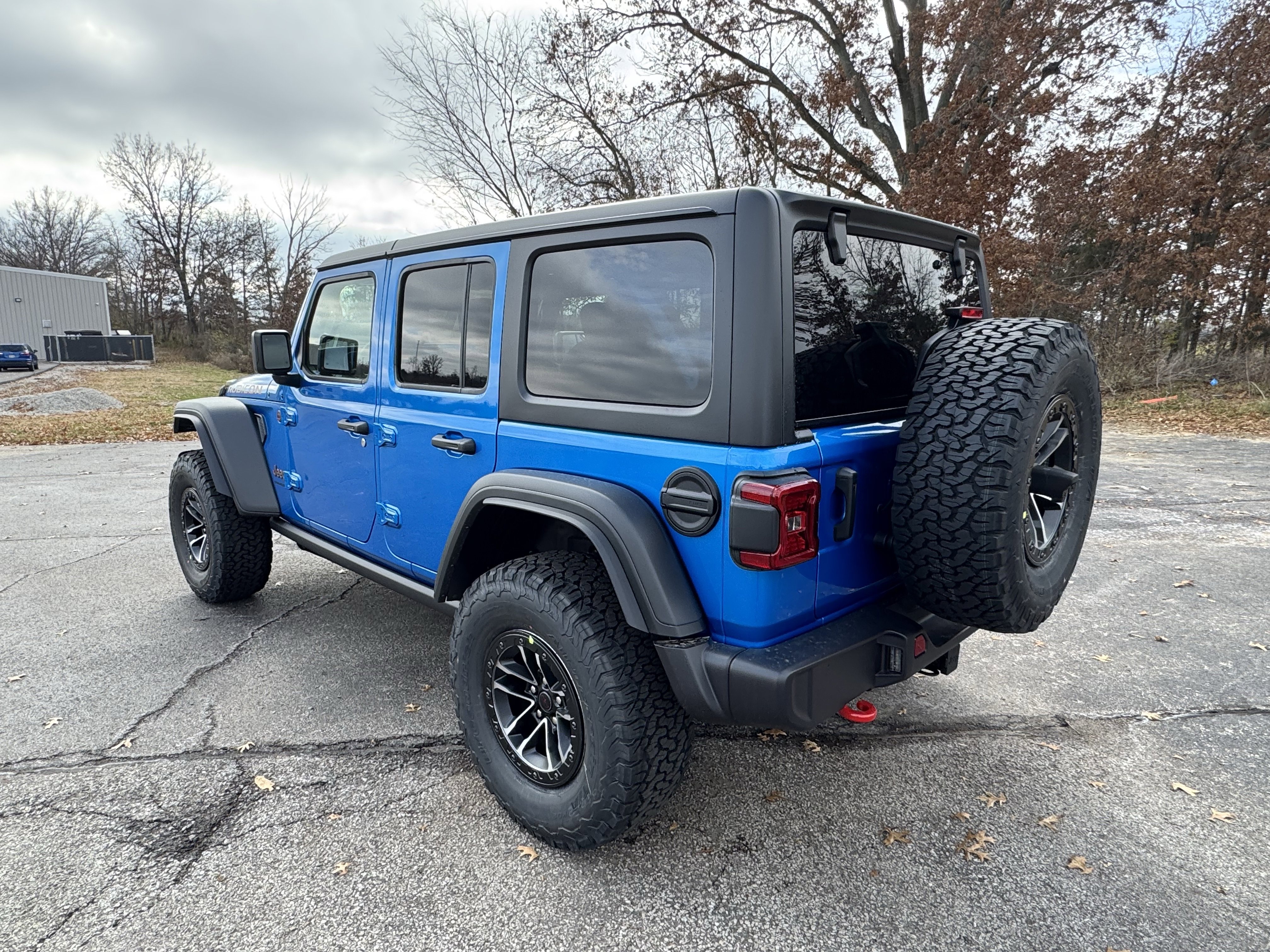 New 2026 Jeep Wrangler Unlimited Rubicon w/ Xtreme 35 Tire Package image 5