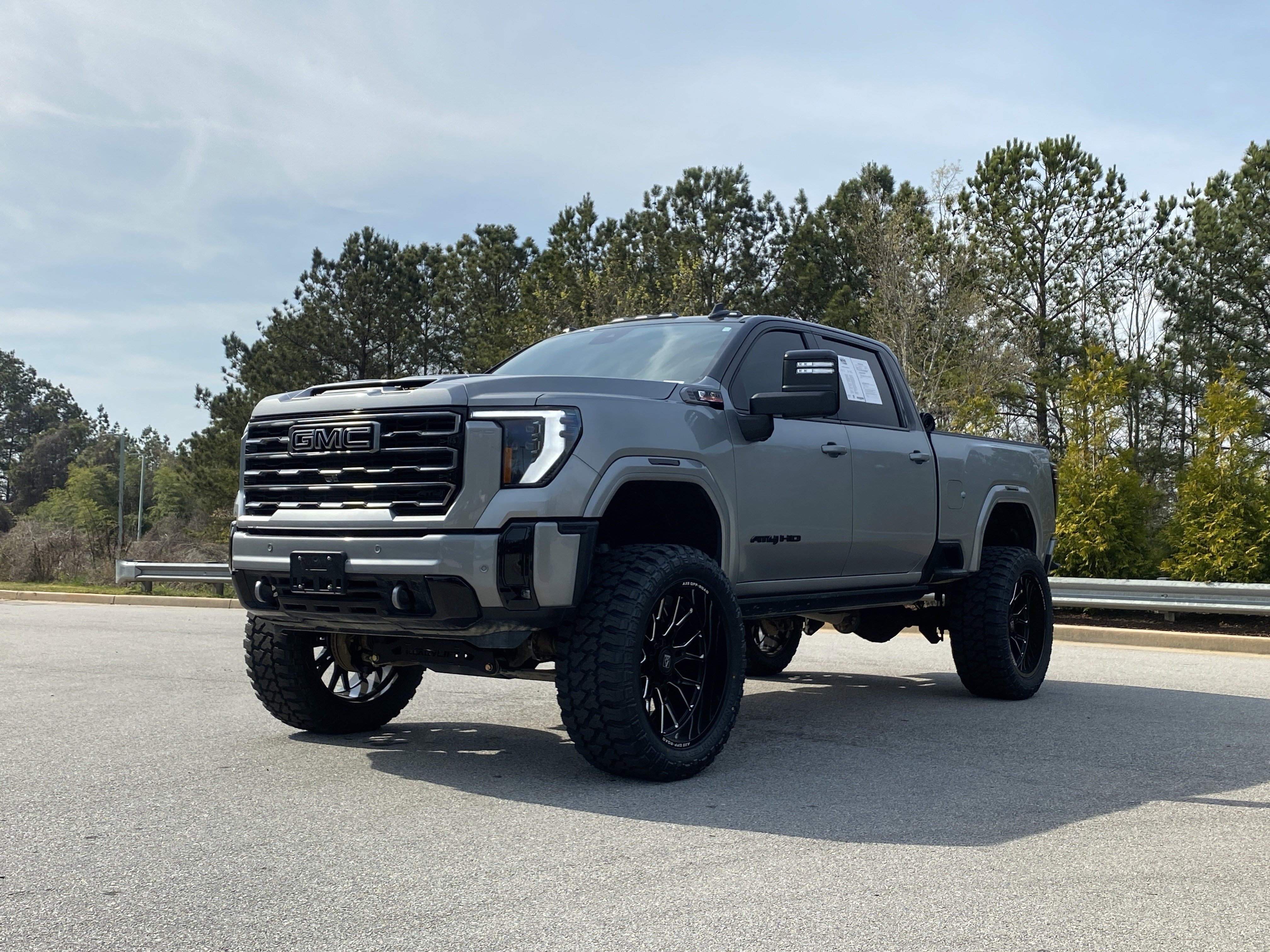 Used 2025 GMC Sierra 2500 AT4 w/ AT4 Premium Plus Package image 13