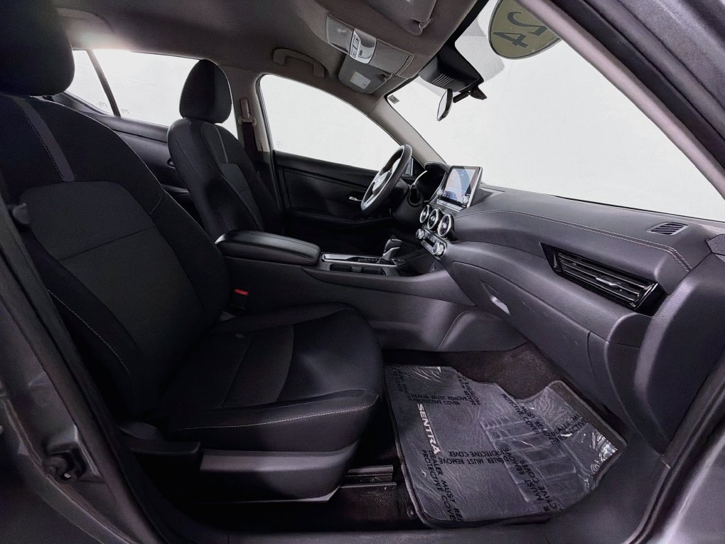 Used 2024 Nissan Sentra SV FWD image 30
