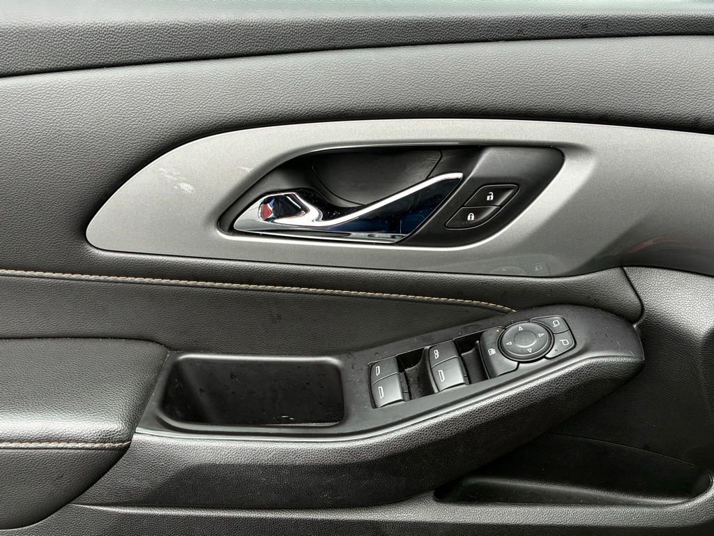 Used 2020 Chevrolet Traverse LT w/ LPO, Floor Liner Package image 17