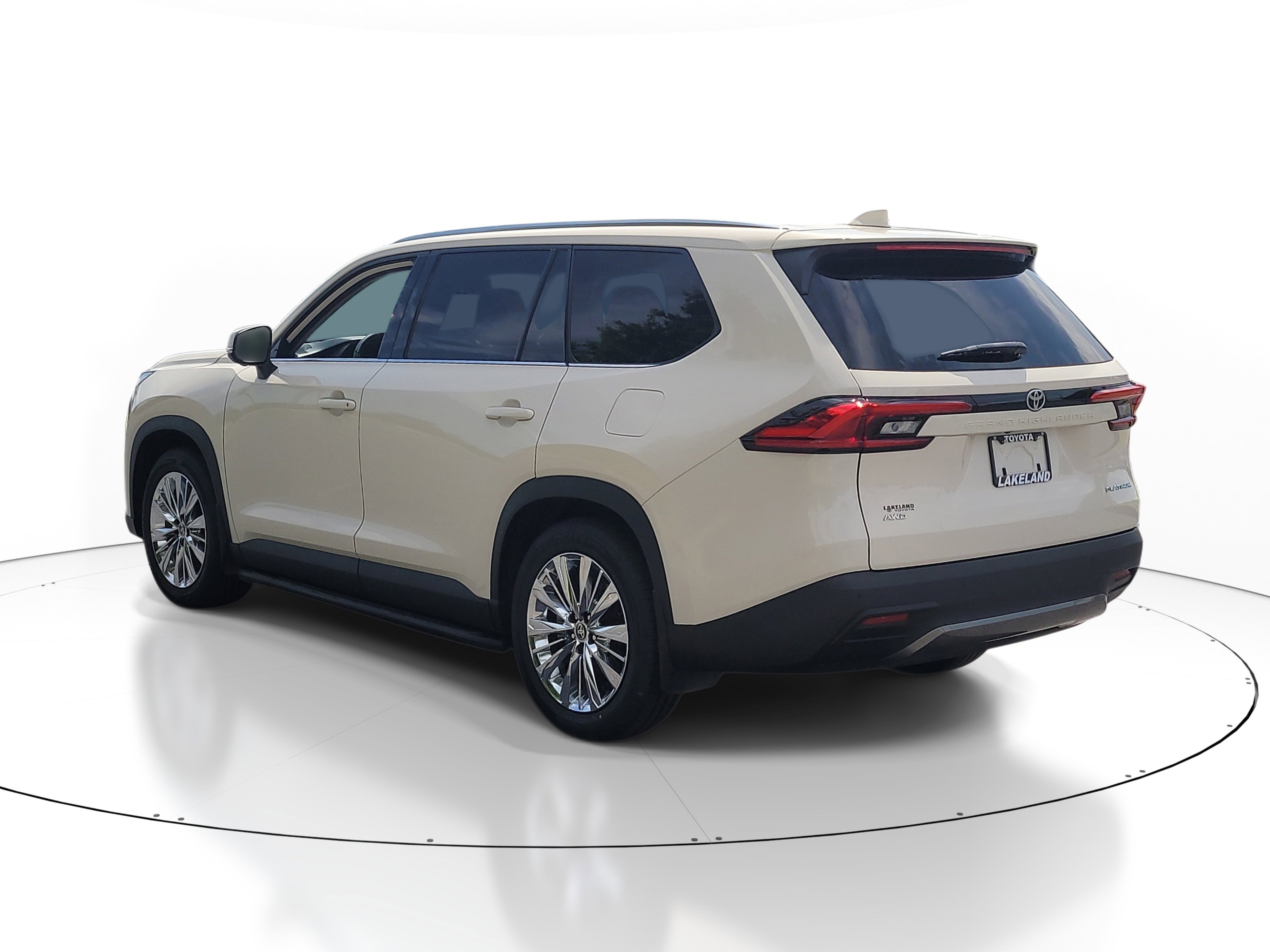 Certified 2024 Toyota Grand Highlander AWD image 5