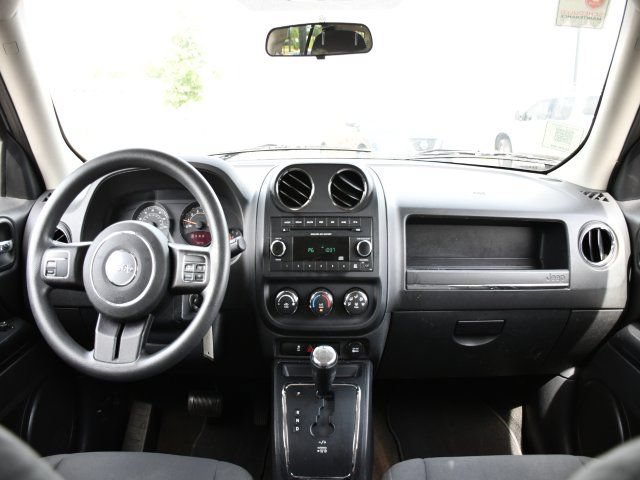 Used 2015 Jeep Patriot Sport w/ Power Value Group AWD/4WD image 14
