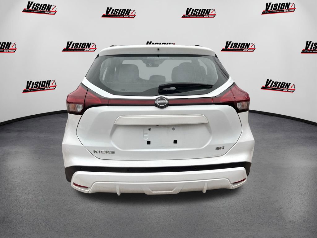 Used 2023 Nissan Kicks SR w/ SR Premium Package image 6