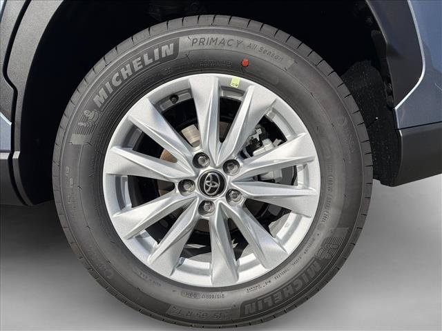 Used 2026 Toyota Corolla Cross LE AWD/4WD image 9