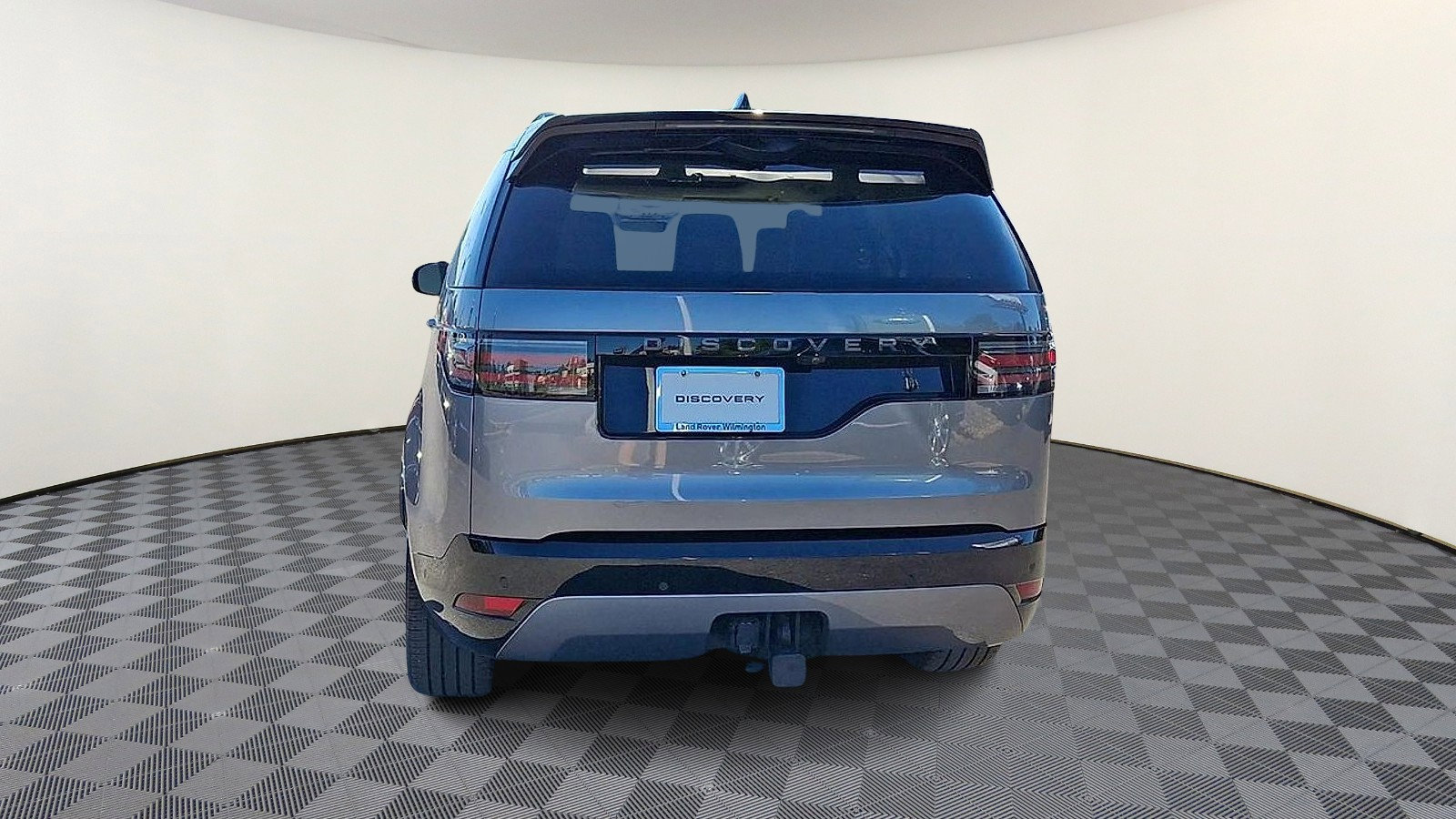 Used 2025 Land Rover Discovery Dynamic SE AWD/4WD image 7